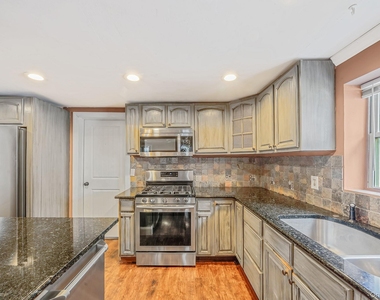 93 Maple Road - Photo Thumbnail 14