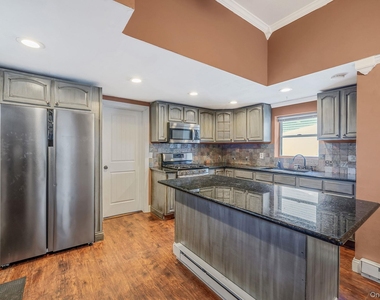 93 Maple Road - Photo Thumbnail 15