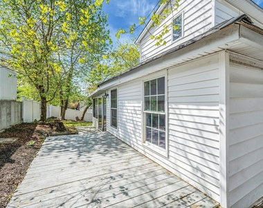 93 Maple Road - Photo Thumbnail 5