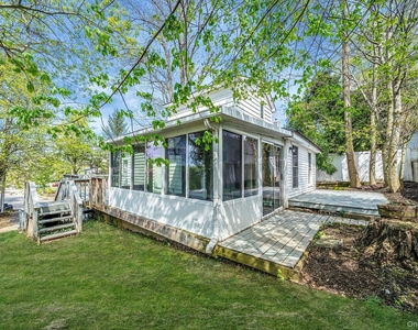 93 Maple Road - Photo Thumbnail 7