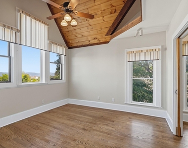 54 N Broadway - Photo Thumbnail 8