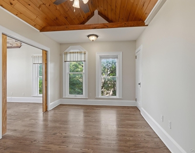 54 N Broadway - Photo Thumbnail 10