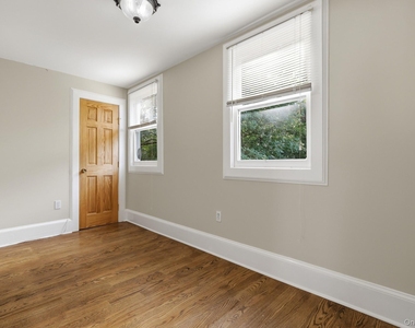 54 N Broadway - Photo Thumbnail 12