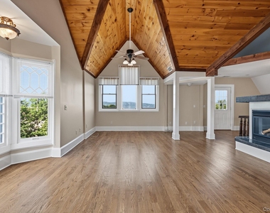 54 N Broadway - Photo Thumbnail 3