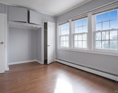 4317 249th Street - Photo Thumbnail 9