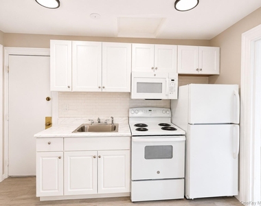 167 Liberty Street - Photo Thumbnail 3
