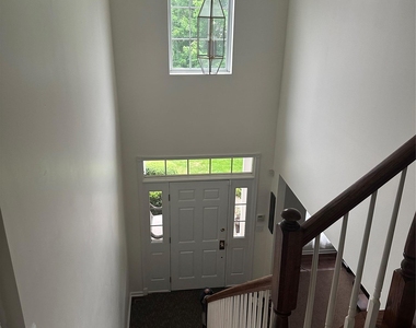 633 Creekside Lane - Photo Thumbnail 16