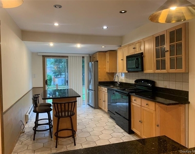 2 Stuart Drive - Photo Thumbnail 7