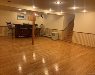 2 Stuart Drive - Photo Thumbnail 14