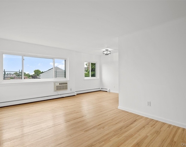 900 Midland Avenue - Photo Thumbnail 6