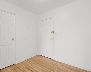 900 Midland Avenue - Photo Thumbnail 4