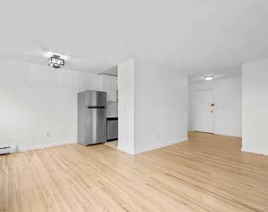 900 Midland Avenue - Photo Thumbnail 8