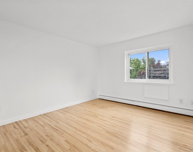 900 Midland Avenue - Photo Thumbnail 17