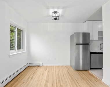 900 Midland Avenue - Photo Thumbnail 11