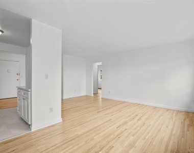 900 Midland Avenue - Photo Thumbnail 20