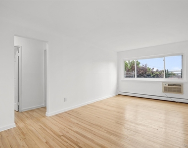 900 Midland Avenue - Photo Thumbnail 5