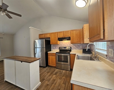 706 Tower Avenue - Photo Thumbnail 11
