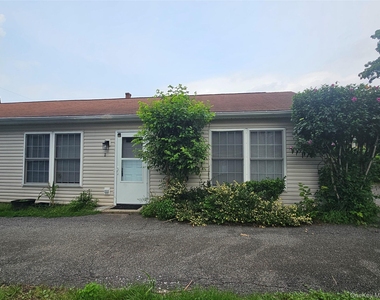 706 Tower Avenue - Photo Thumbnail 7