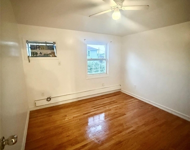 11535 158th Street - Photo Thumbnail 5