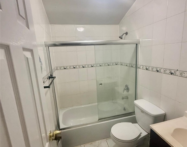 11535 158th Street - Photo Thumbnail 6