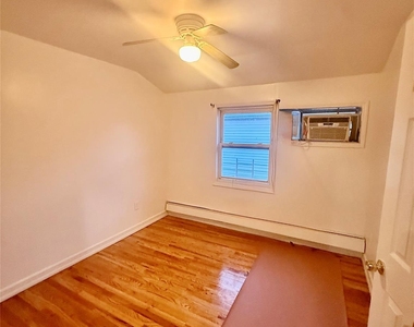 11535 158th Street - Photo Thumbnail 3