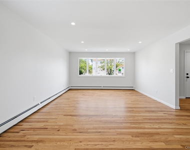 580 E. Pine Street - Photo Thumbnail 6