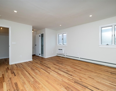 580 E. Pine Street - Photo Thumbnail 4