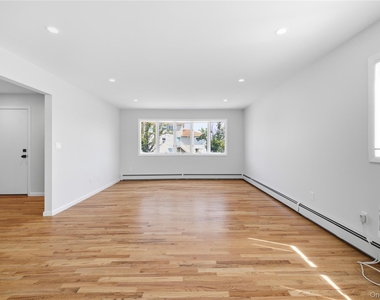 580 E. Pine Street - Photo Thumbnail 3