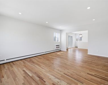 580 E. Pine Street - Photo Thumbnail 4
