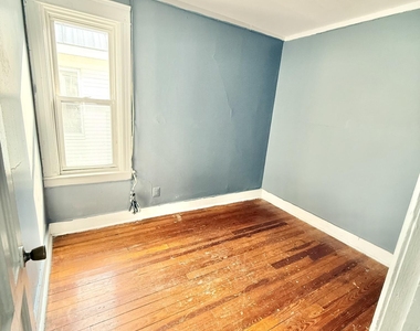 1066 Phoenix Avenue - Photo Thumbnail 4