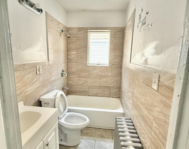 1066 Phoenix Avenue - Photo Thumbnail 7
