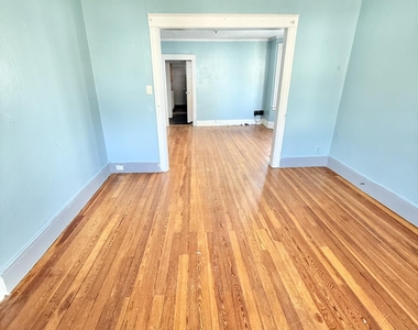 1066 Phoenix Avenue - Photo Thumbnail 3