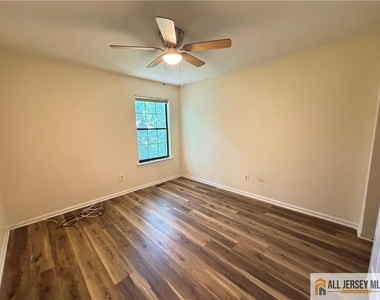 3606 Cricket Circle - Photo Thumbnail 11