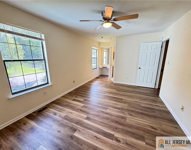3606 Cricket Circle - Photo Thumbnail 10