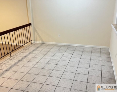 3606 Cricket Circle - Photo Thumbnail 6