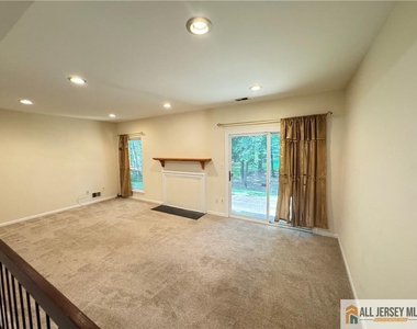 3606 Cricket Circle - Photo Thumbnail 8