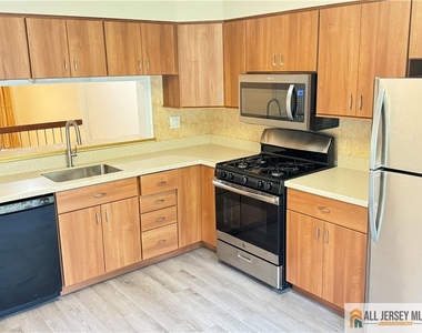 3606 Cricket Circle - Photo Thumbnail 1