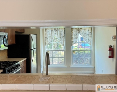 3606 Cricket Circle - Photo Thumbnail 5