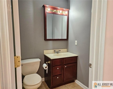 50 E Sedgwick Street - Photo Thumbnail 7