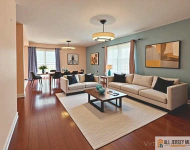 50 E Sedgwick Street - Photo Thumbnail 4