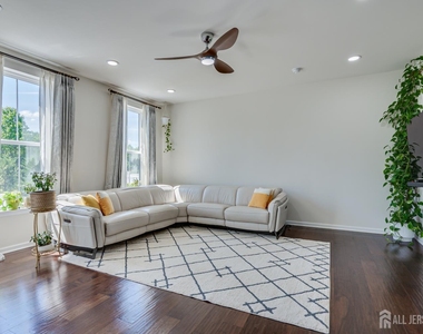 14 Hyacinth Lane - Photo Thumbnail 16