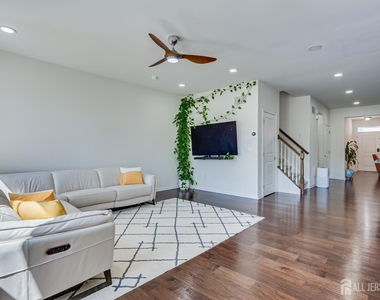 14 Hyacinth Lane - Photo Thumbnail 15