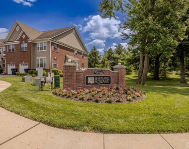2474 N Canterbury Lane - Photo Thumbnail 1