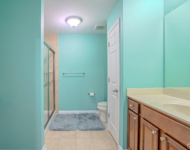 2474 N Canterbury Lane - Photo Thumbnail 32