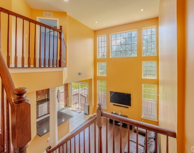 2474 N Canterbury Lane - Photo Thumbnail 23