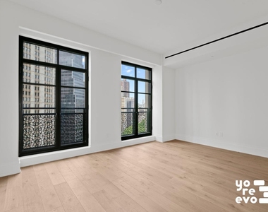 25 Park Row - Photo Thumbnail 1
