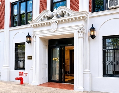 425 Riverside Drive - Photo Thumbnail 5
