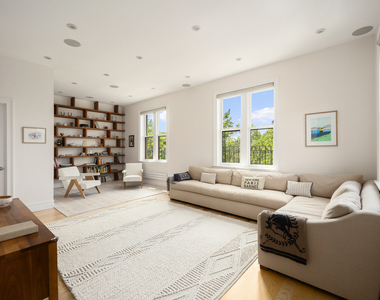 582 2nd Street - Photo Thumbnail 2