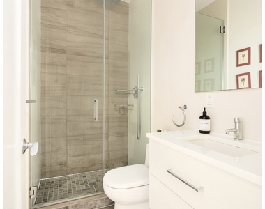 582 2nd Street - Photo Thumbnail 10