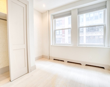 43 W 27th Street - Photo Thumbnail 2